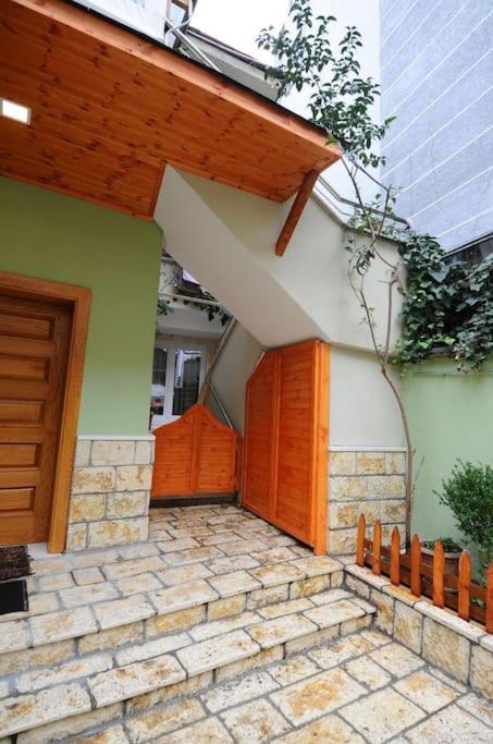 Apartmán Grandpa House App.1 Tirana Exteriér fotografie